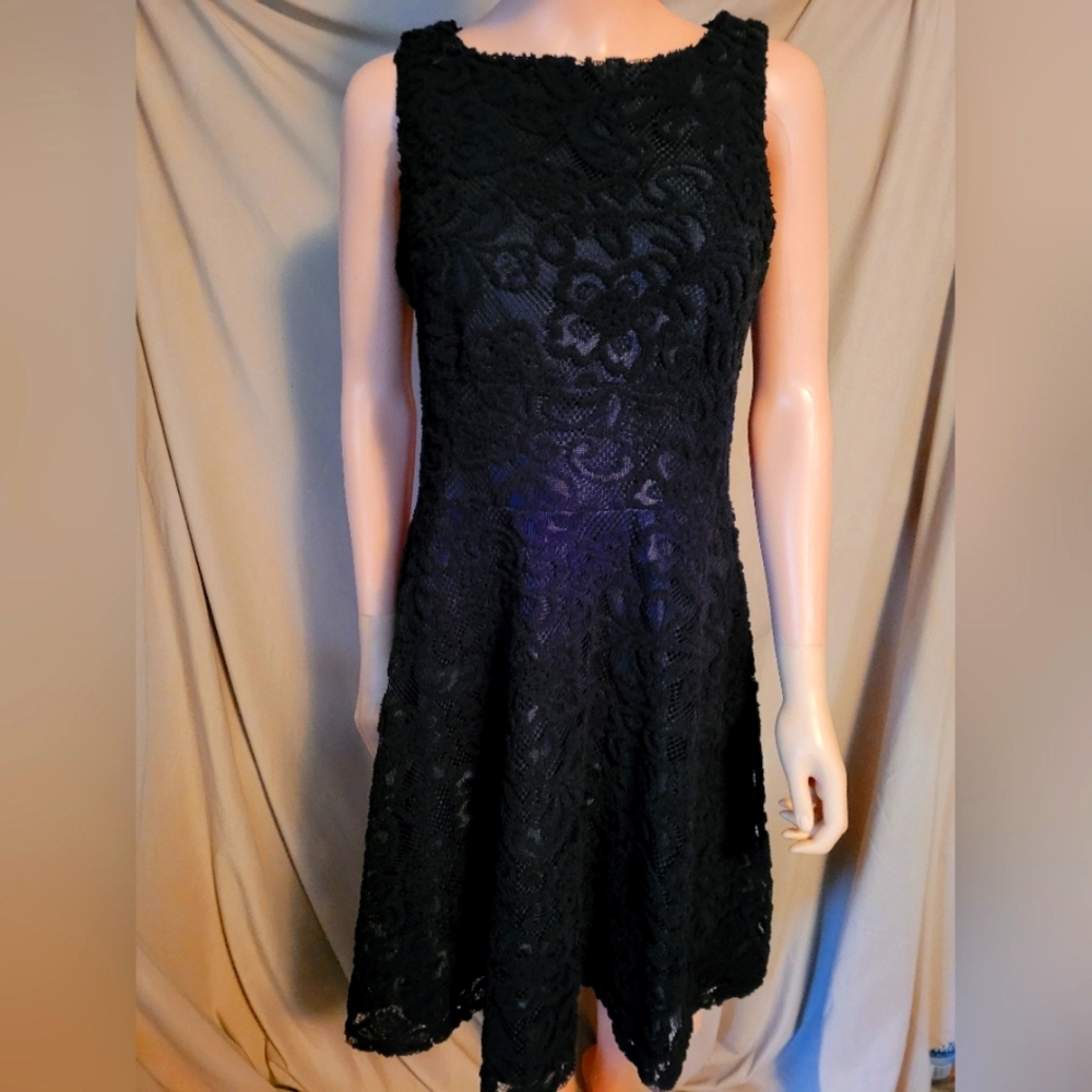 Size 6 Womens Sleeveless dress by signature natalie (black/lining/lace)